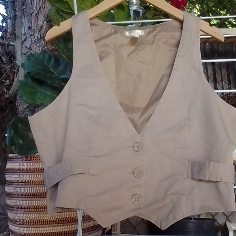 Ambiance apparel women tan vest, top size medium